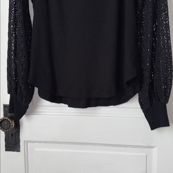 FREE PEOPLE SWEETEST THING EMBROIDERED LACE SLEEVE THERMAL TOP - Picture 4 of 13